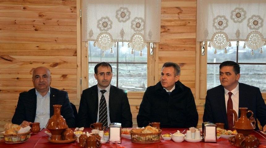 Pazaryeri&rsquo;nde Hayvancılar Bir Araya Geldi