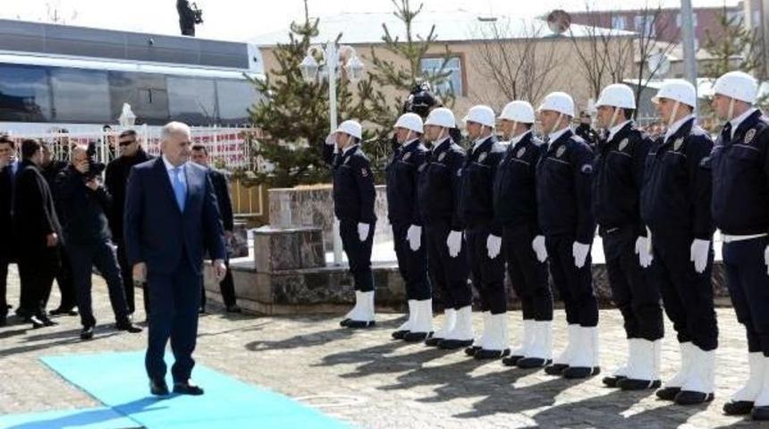 Başbakan  Yıldırım Ardahan'da