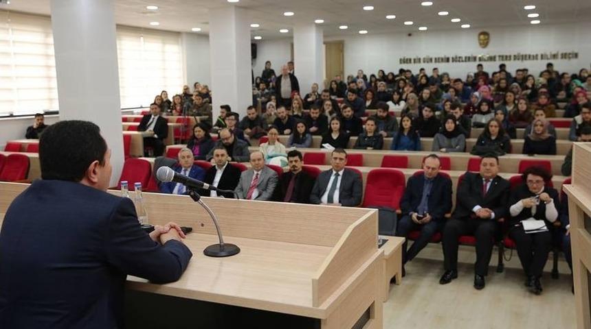 Vali Balkanlıoğlu, &Uuml;nye&rsquo;de &ldquo;kamu Y&ouml;neticiliği Kariyeri&rdquo; Etkinliğine Katıldı