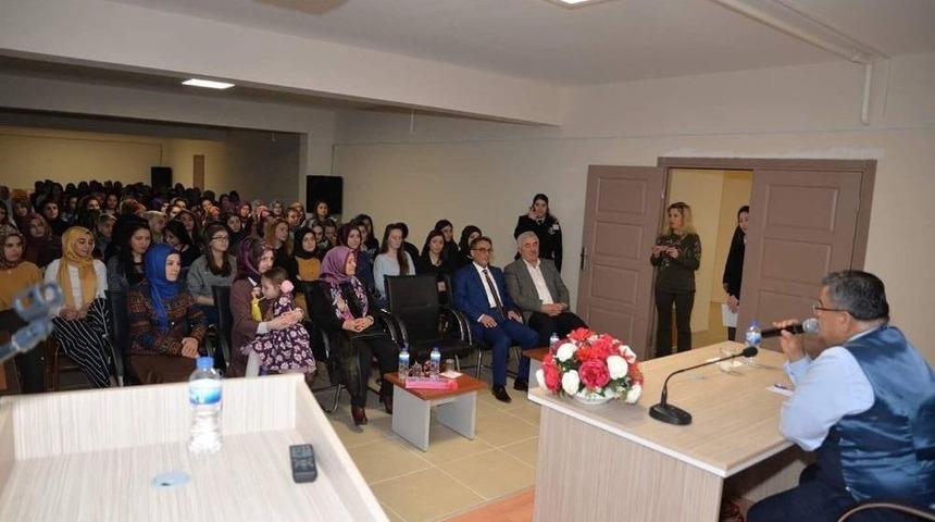 &Uuml;niversite &Ouml;ğrencileri Sordu, Başkan Yağcı Cevapladı