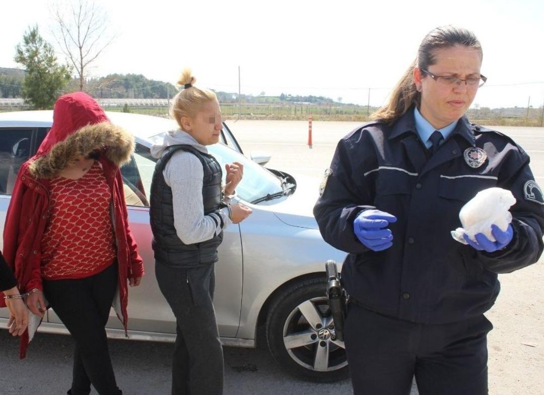 Jandarmayı G&ouml;r&uuml;nce İ&ccedil; &Ccedil;amaşırlarını Zula Yaptılar