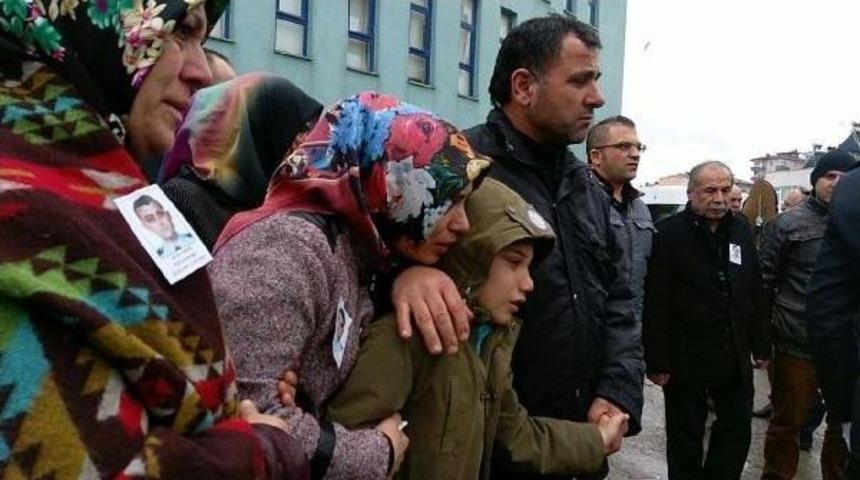 Sinop&rsquo;Ta Polis Memurunun Kullandığı Otomobil Kaza Yaptı: 1 &Ouml;l&uuml;, 5 Yaralı (2)