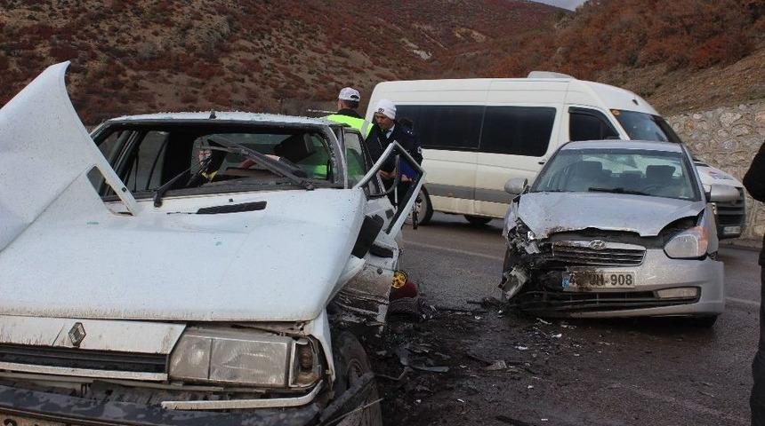Tavşanlı&rsquo;da Trafik Kazası, 2 Yaralı