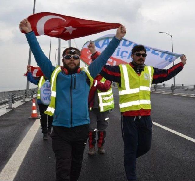 3 Arkadaştan 'kardeşliğe Evet Yürüyüşü'