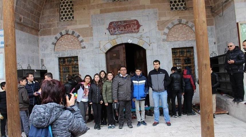 Ortaokul &Ouml;ğrencileri Han İl&ccedil;esini Gezdi