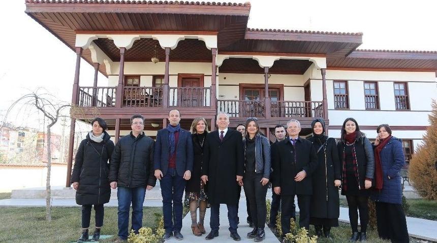 B&uuml;y&uuml;kşehir İle Tarihi Sokak Dokusu Yaşatılıyor