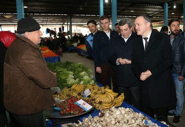 Başkan Gürlesin, Pazar Esnafını Dinledi