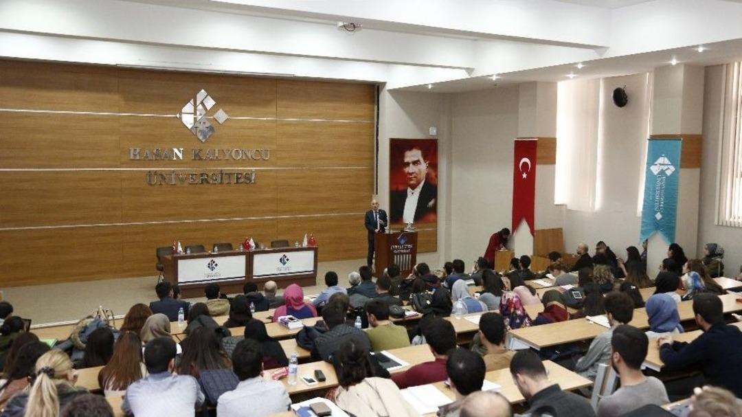 Hukuk Fak&uuml;ltesi &Ouml;ğrencilerine B&ouml;lge İdare Mahkemesi Anlatıldı