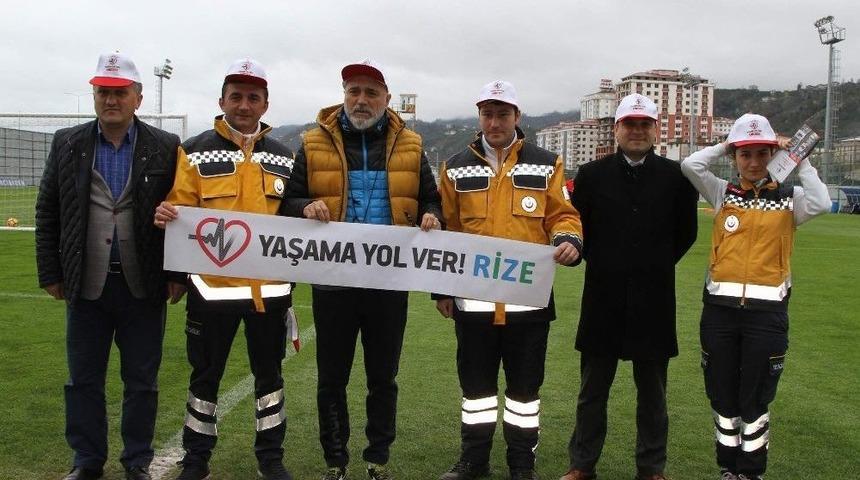 Çaykur Rizesporlu Futbolculardan "yaşama Yol Ver" Kampanyasına Destek