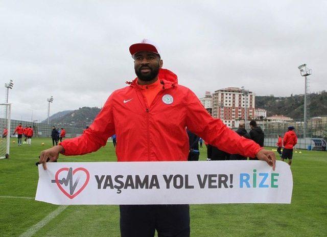 Çaykur Rizesporlu Futbolculardan 