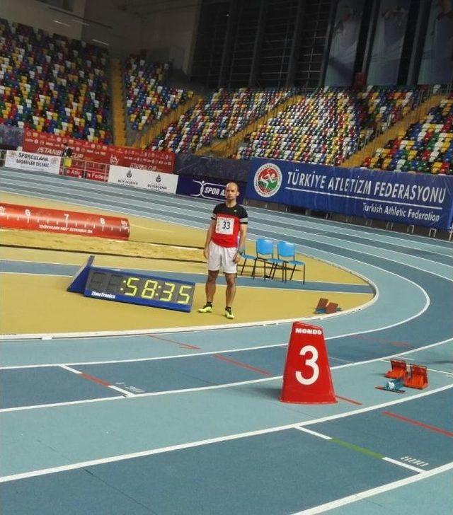 Valilik Protokol Müdürü Atletizmde Altın Madalya Kazandı