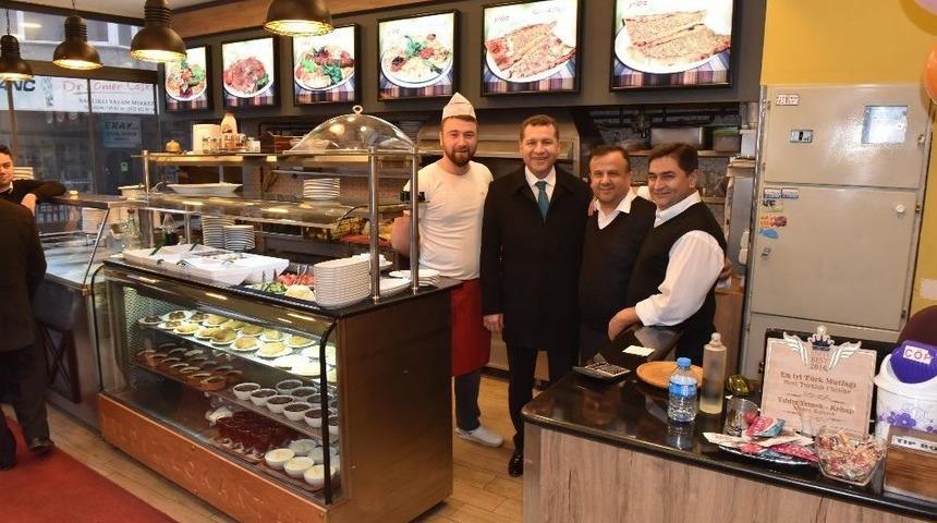 Karesi Belediye Başkanı Y&uuml;cel Yılmaz;