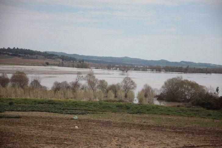 Çakıt Deresi Taştı, Bin Dönüm Tarla Sular Altında G5