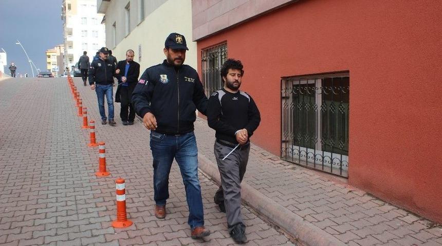 Kayseri&rsquo;de Deaş Operasyonunda G&ouml;zaltına Alınan 2 Zanlı Adliyeye Sevk Edildi