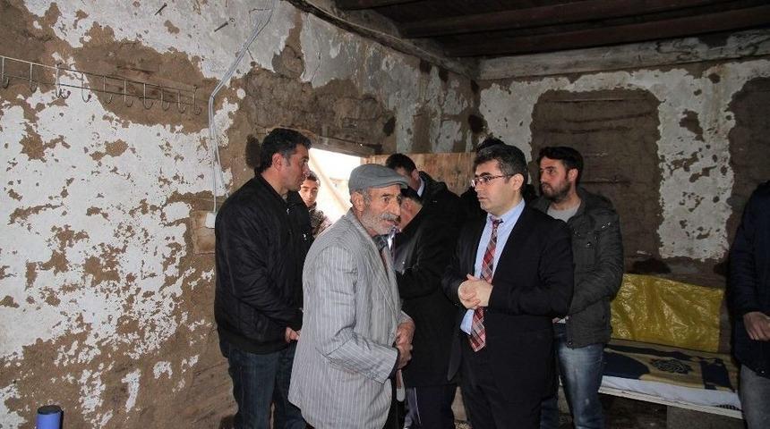 Kaymakam &Ccedil;etin&rsquo;den Barakada Yaşayan Kadına Yardım Eli