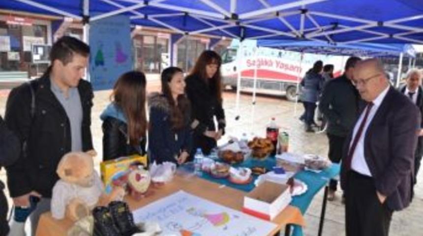 İznikli &Ouml;ğrencilerden Eğitime Destek