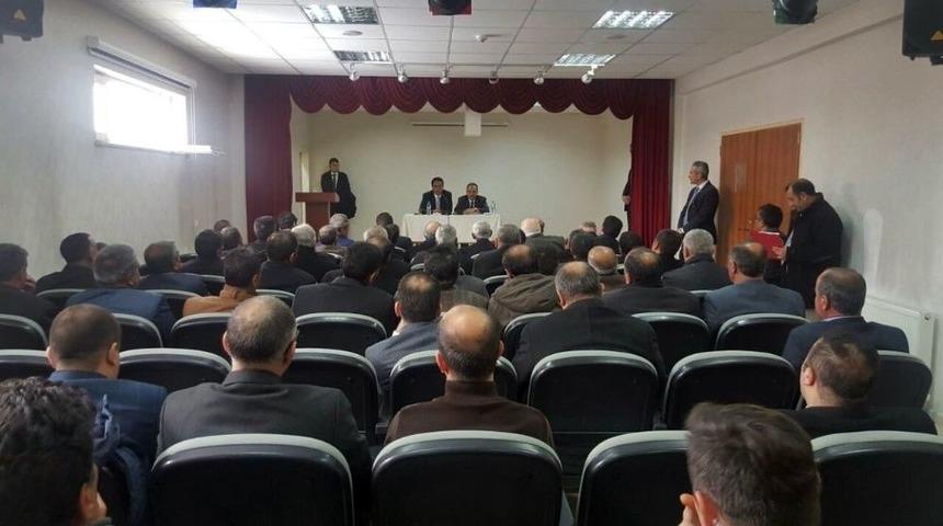 &Ccedil;aldıran&rsquo;da Muhtarlar Toplantısı
