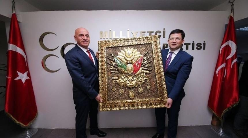 Başkan Subaşıoğlu&rsquo;nden Mhp İl Y&ouml;netimine Osmanlı Arması Hediyesi