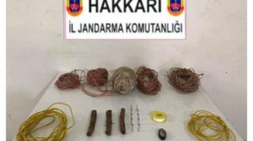 Hakkari&rsquo;de Eyp Malzemeleri Ele Ge&ccedil;irildi