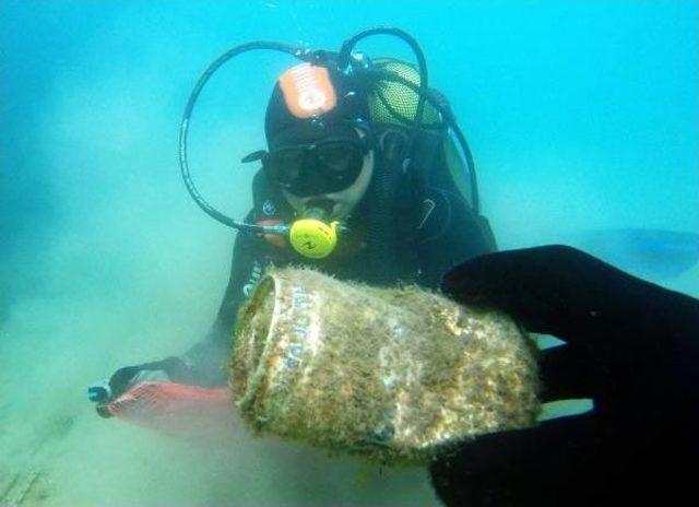 Akyarlar'da Deniz Dibi Temizliği