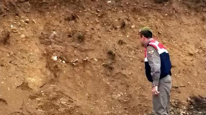 Bisikletle Gezen &Ccedil;ocuklar Insan Iskeleti Buldu