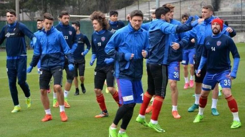 Kardemir Karab&uuml;kspor Teknik Direkt&ouml;r&uuml; Barisic: Favori Medipol Başakşehir