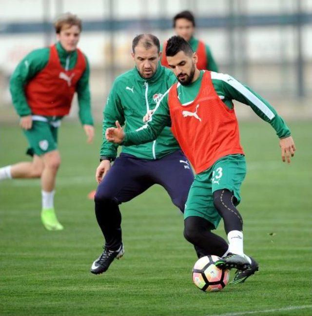 Bursaspor, Aytemiz Alanyaspor Hazırlıklarını Sürdürüyor