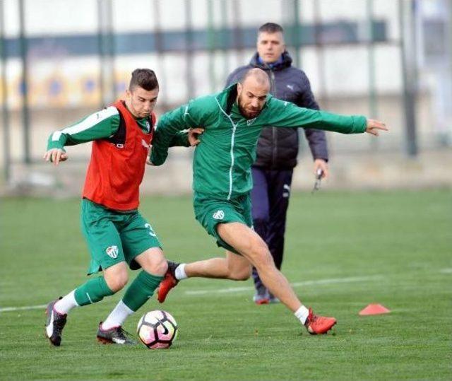 Bursaspor, Aytemiz Alanyaspor Hazırlıklarını Sürdürüyor