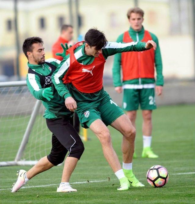 Bursaspor’da Batalla Dinlendirildi