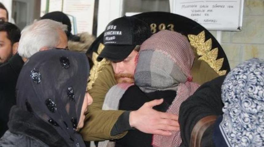 Oyuncu Engin &Ouml;zt&uuml;rk'&uuml;n Abla Acısı