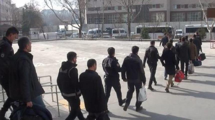 8 Ildeki Fet&ouml;/pdy Operasyonuna 14 Tutuklama