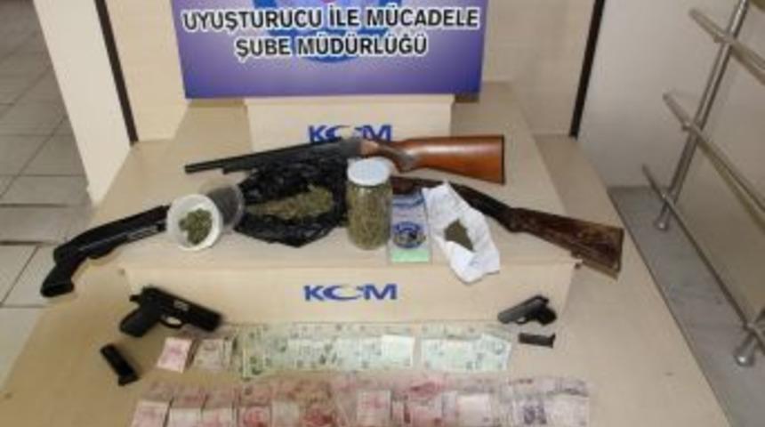 Uşak&rsquo;ta Uyuşturucu T&uuml;ccarlarına Operasyon