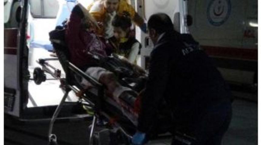 Bı&ccedil;aklanan Gen&ccedil;, Ağır Yaralandı