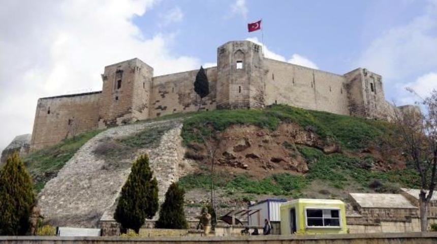 Suriyeliler, Halep &Ouml;zlemini Antep Kalesi'yle Gideriyor