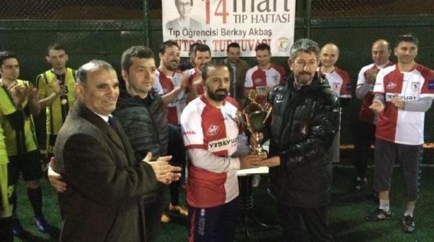 Bombalı Saldırıda &Ouml;len Tıp Fak&uuml;ltesi &Ouml;ğrencisinin Adı Hekimlerin Futbol Turnuvasına Verildi