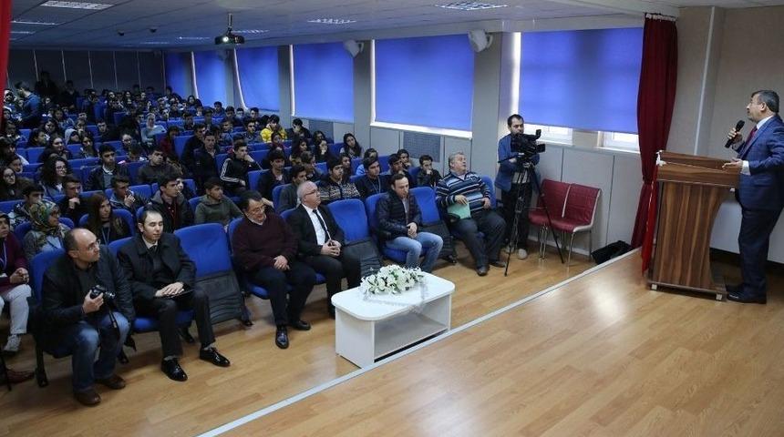 Başkan Karabacak, Gen&ccedil;lere Başarıya Giden Yolu Anlattı