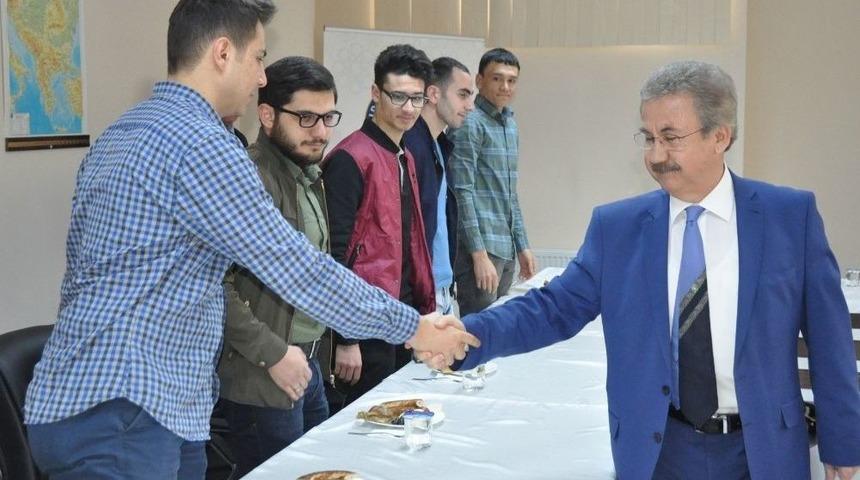 İneg&ouml;l&rsquo;&uuml;n G&ouml;n&uuml;ll&uuml; El&ccedil;ileri