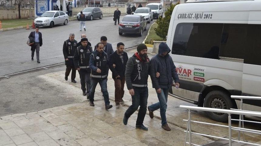 Karaman&rsquo;da Fet&ouml;&rsquo;den G&ouml;zaltına Alınan 4 Kişi Adliyeye Sevk Edildi