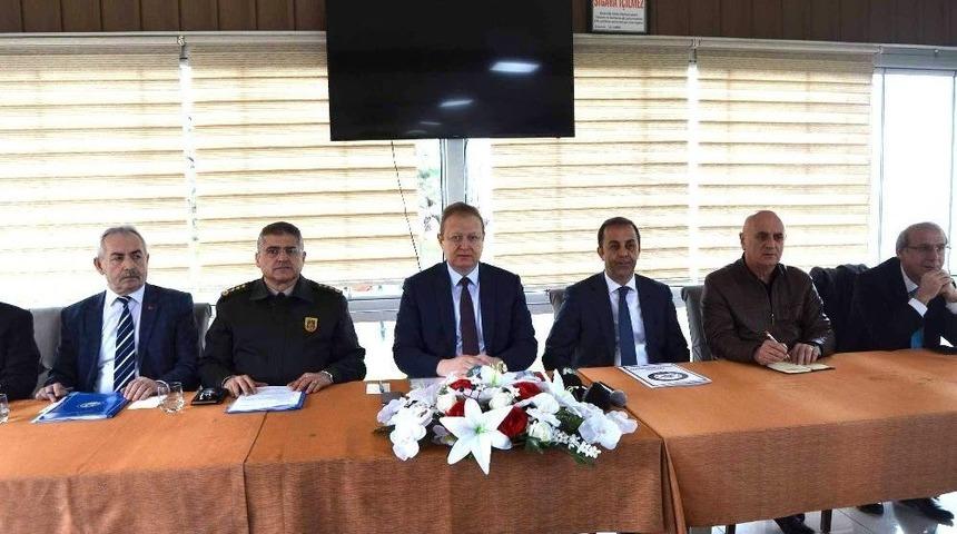 Vali Yavuz, Galatasaray Ma&ccedil;ı &Ouml;ncesi Taraftarlara &Ccedil;ağrıda Bulundu