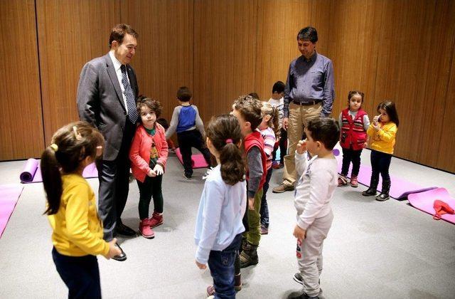 Agü Çocuk Üniversitesi’nden Yaratıcı Drama Ve Öykü Atölyesi