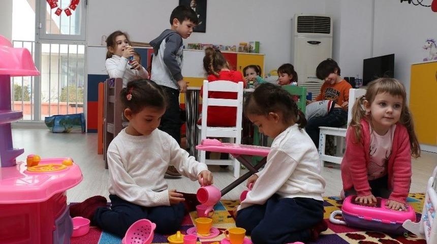 &Ccedil;ocuklar Asmek&rsquo;e Emanet