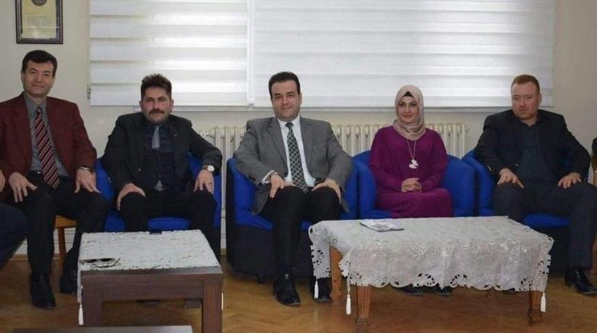 Ak Parti&rsquo;den Eskişehir Anadolu K&uuml;lt&uuml;r Ve Dayanışma Derneğine Ziyaret