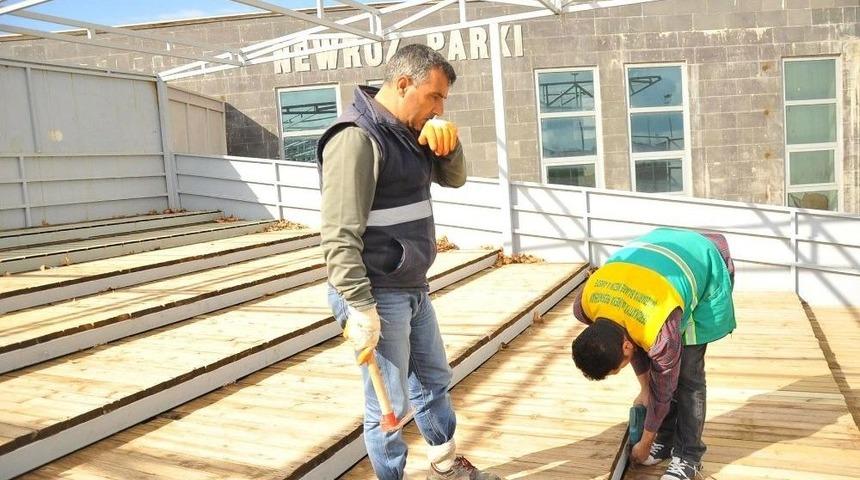 Parklarda Bahar Temizliği Devam Ediyor