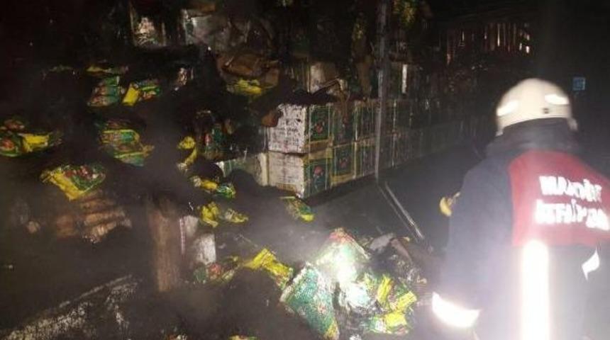 &Ccedil;ay Y&uuml;kl&uuml; Tır Yandı