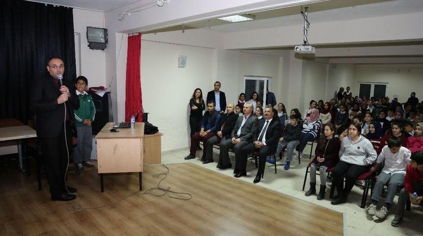 Toroslar Belediyesi&rsquo;nden &Ouml;ğrencilere &lsquo;&ccedil;anakkale Zaferi&rsquo; Konferansı