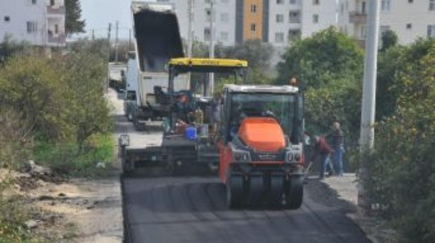 Erdemli&rsquo;de Asfalt &Ccedil;alışmaları Devam Ediyor