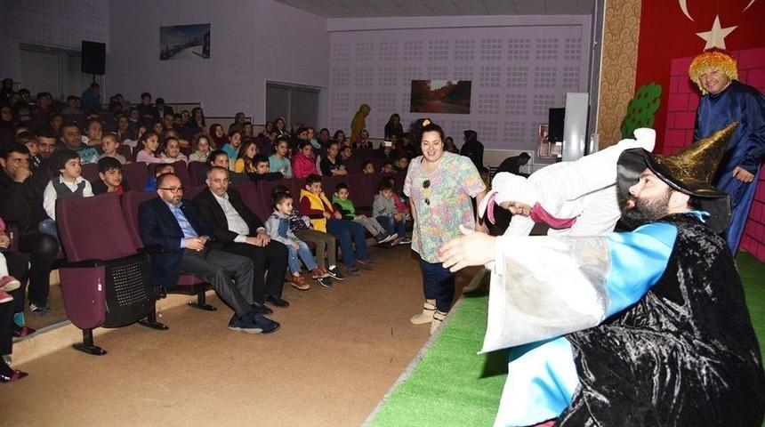 Kartepeli Minikler &ldquo;uykusuz Kural&rdquo; Tiyatro Oyununu İzledi