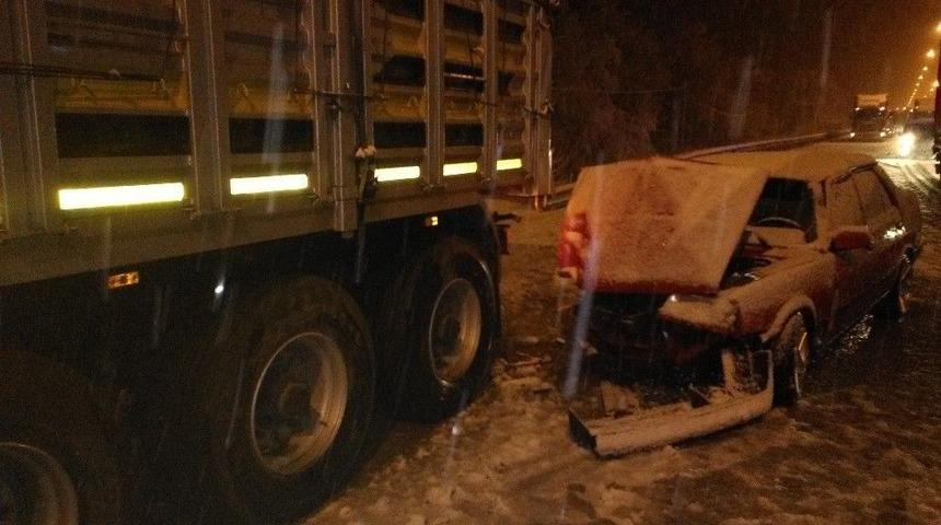 Yağışlı Hava Kazalara Yol A&ccedil;tı: 3 Yaralı