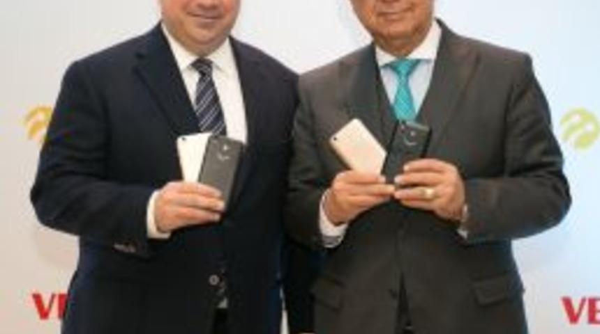 Vestel, Turkcell İ&ccedil;in &Ouml;zel &Uuml;rettiği Telefonu Tanıttı