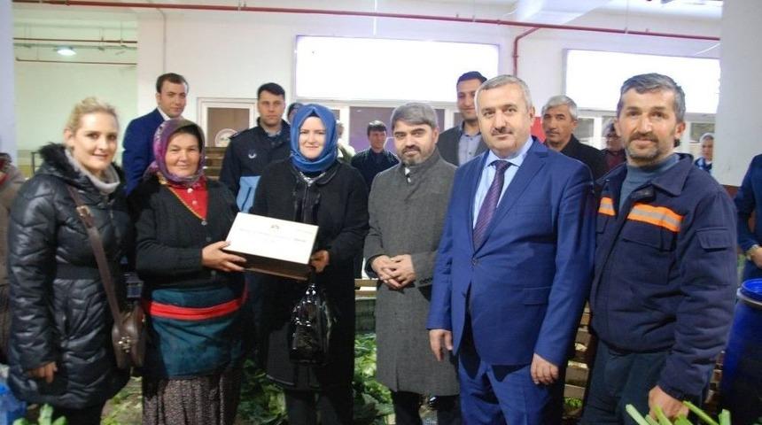 K&ouml;rfezli Pazarcılara Para Kasası